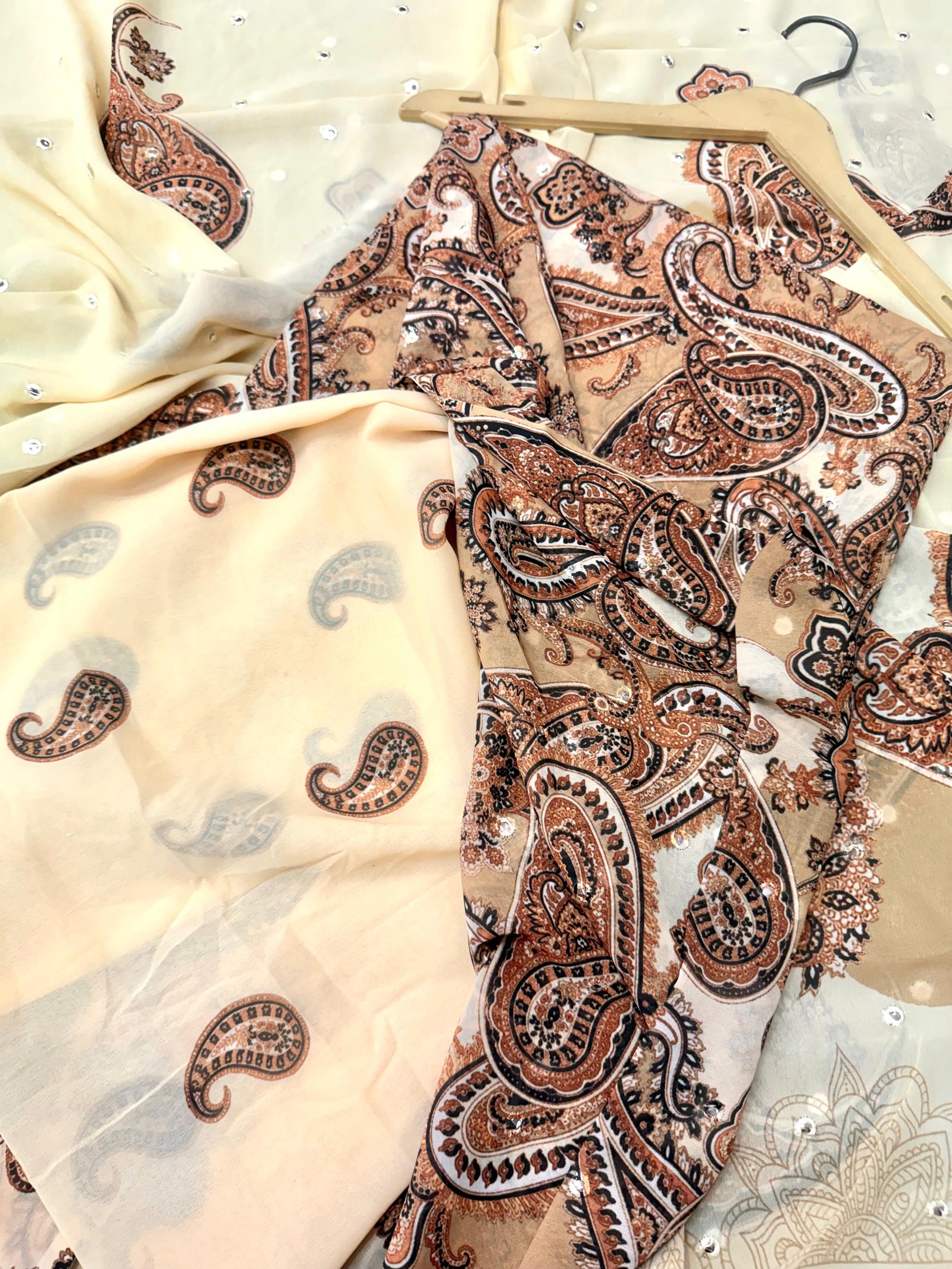 PRINTED GEORGETTE (CI3- - B)  Classic Tan & Charcoal Paisley